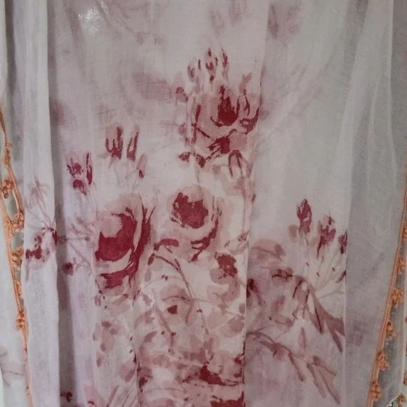 Vera Neumann Floral Sheer Shawl/Scarf with Tassel Trim - Picture 4 of 9